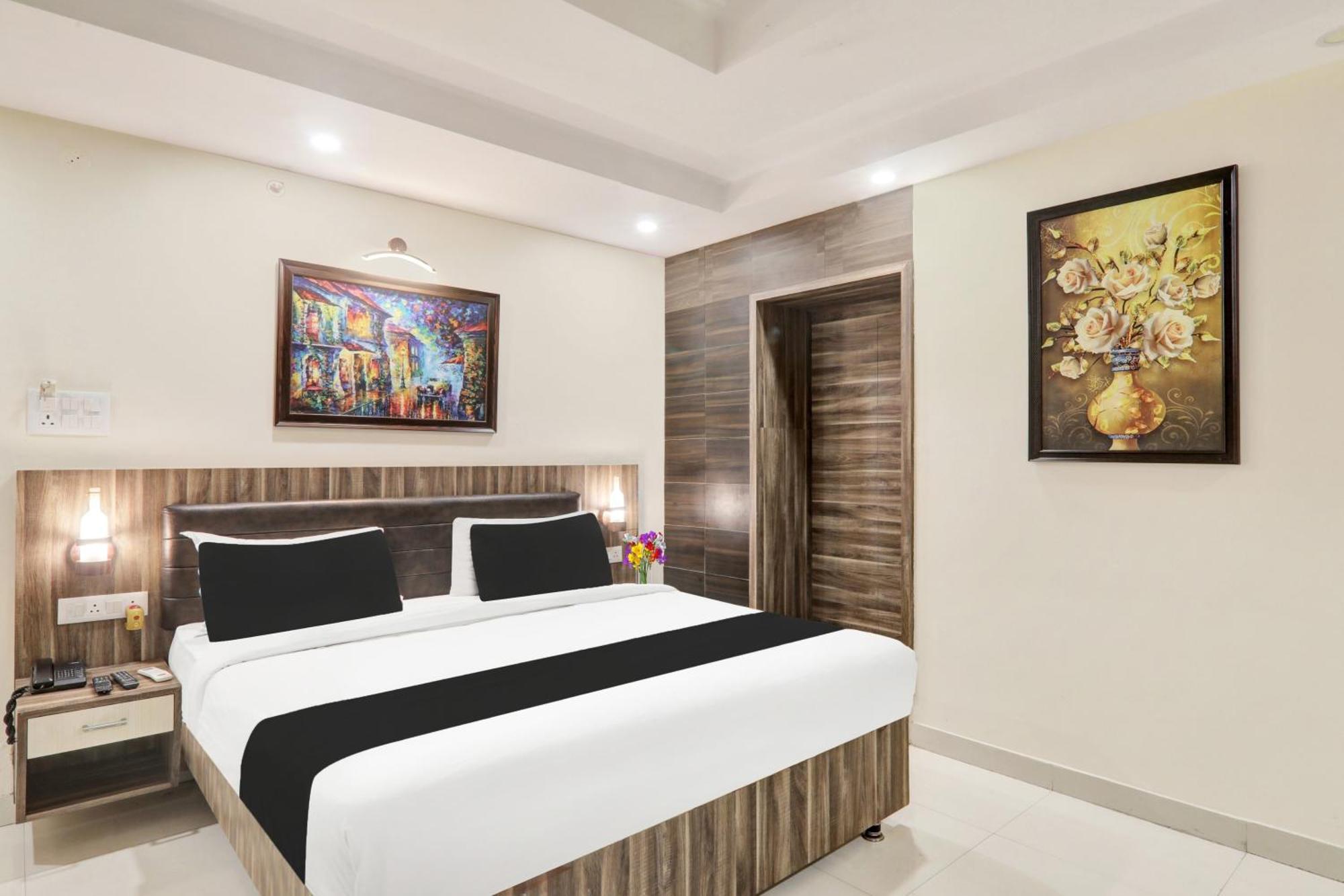 Super Townhouse Kankarbagh Formerly Kunwar Alcajars ปัฏนา ภายนอก รูปภาพ