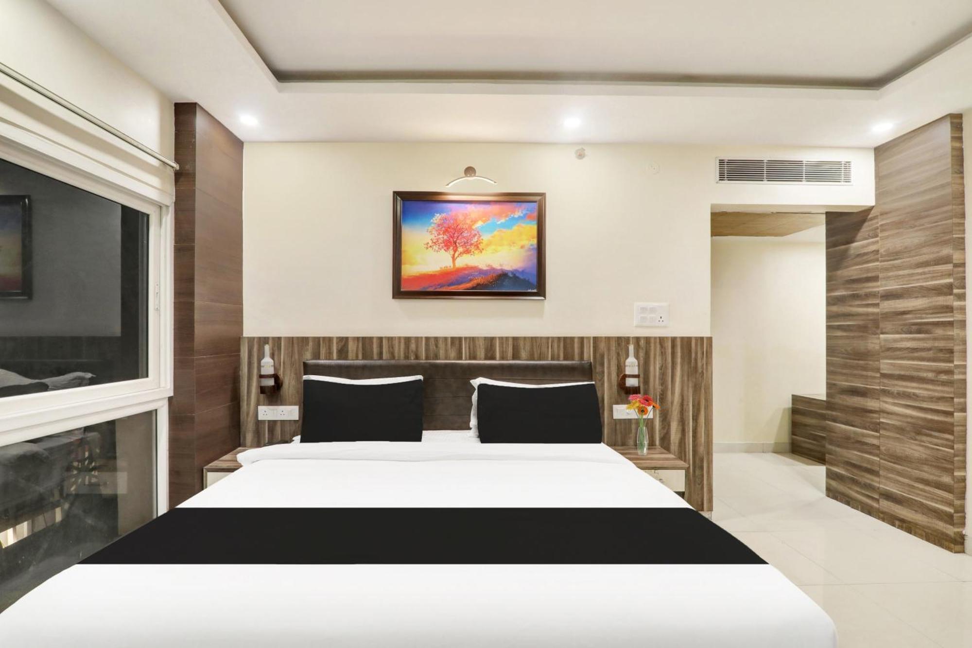 Super Townhouse Kankarbagh Formerly Kunwar Alcajars ปัฏนา ภายนอก รูปภาพ