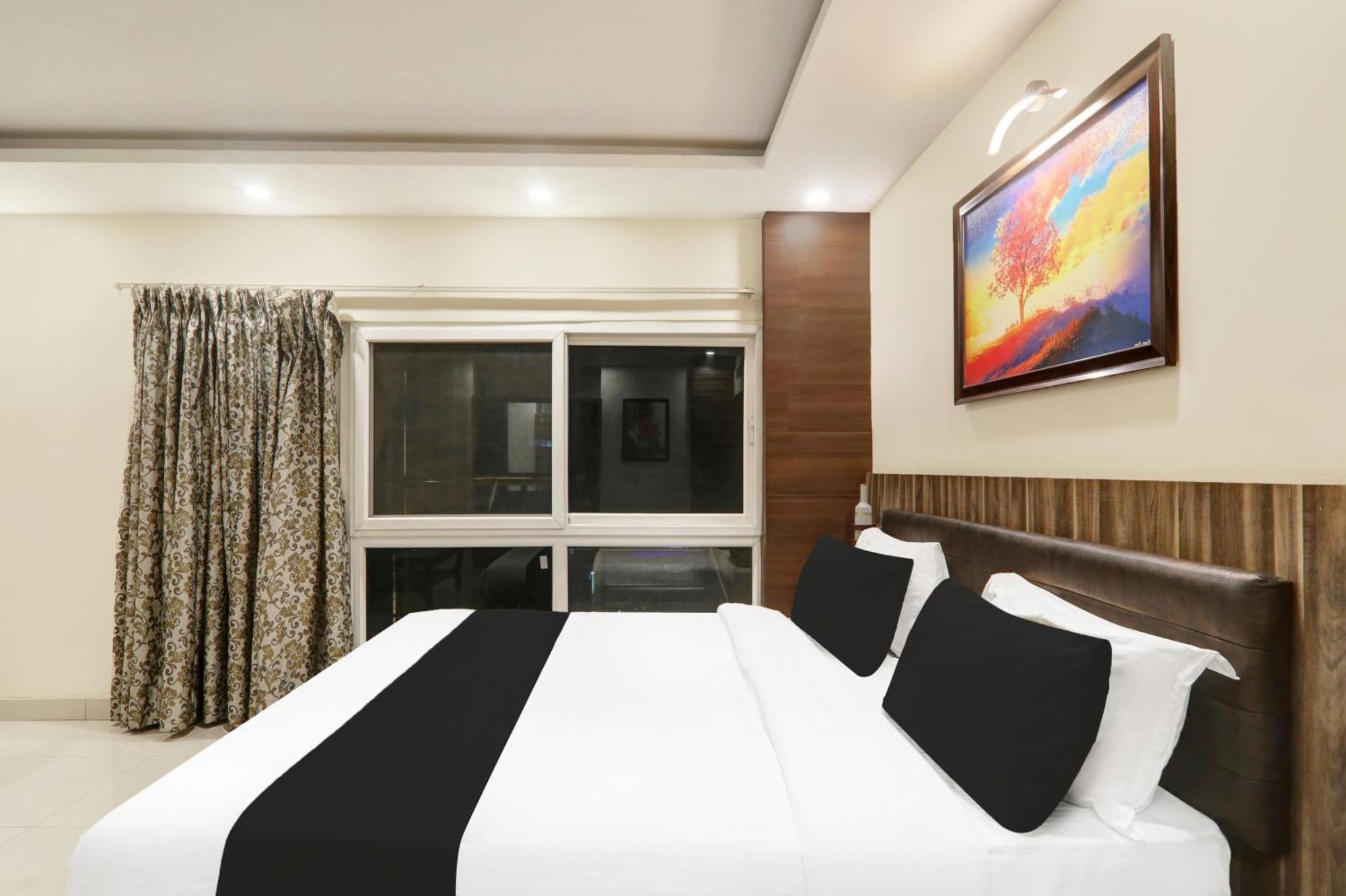Super Townhouse Kankarbagh Formerly Kunwar Alcajars ปัฏนา ภายนอก รูปภาพ