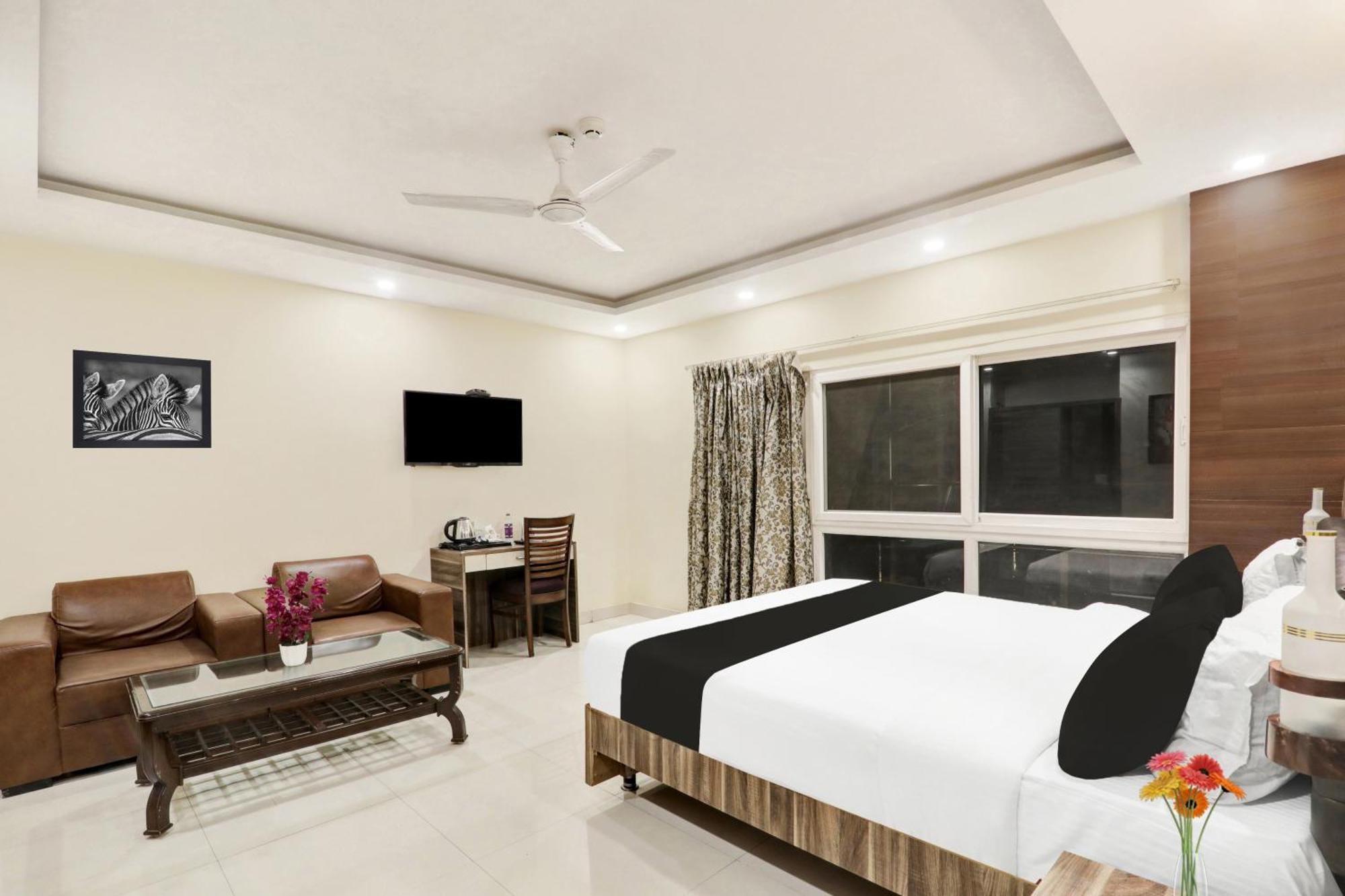 Super Townhouse Kankarbagh Formerly Kunwar Alcajars ปัฏนา ภายนอก รูปภาพ