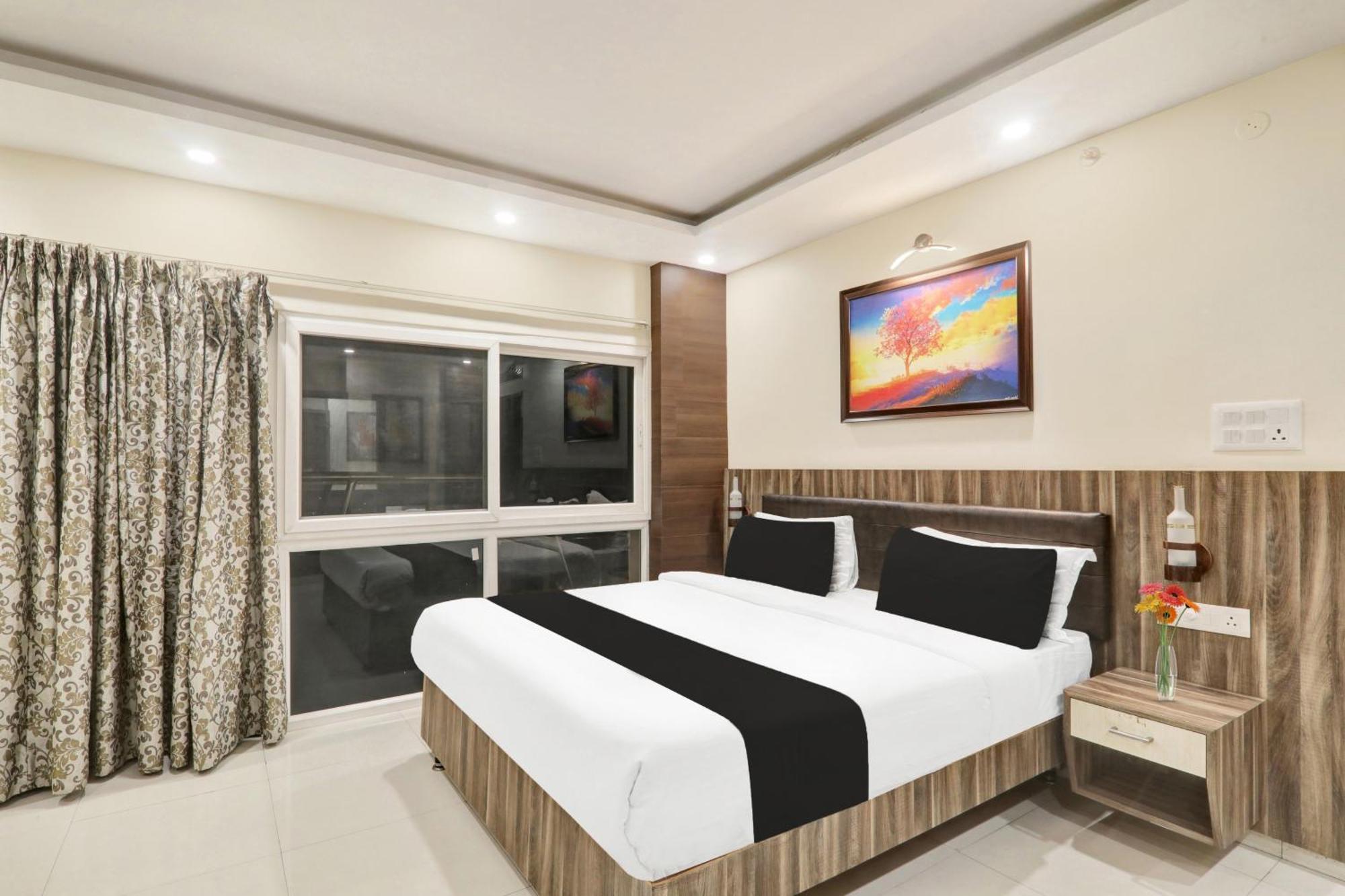 Super Townhouse Kankarbagh Formerly Kunwar Alcajars ปัฏนา ภายนอก รูปภาพ