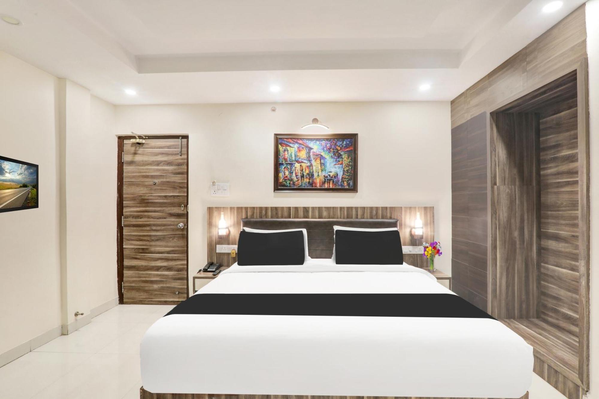 Super Townhouse Kankarbagh Formerly Kunwar Alcajars ปัฏนา ภายนอก รูปภาพ