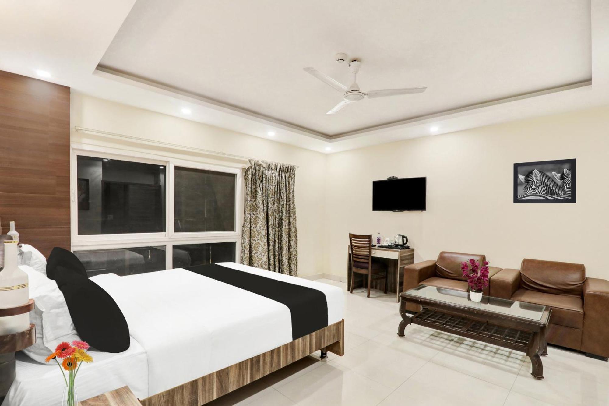Super Townhouse Kankarbagh Formerly Kunwar Alcajars ปัฏนา ภายนอก รูปภาพ