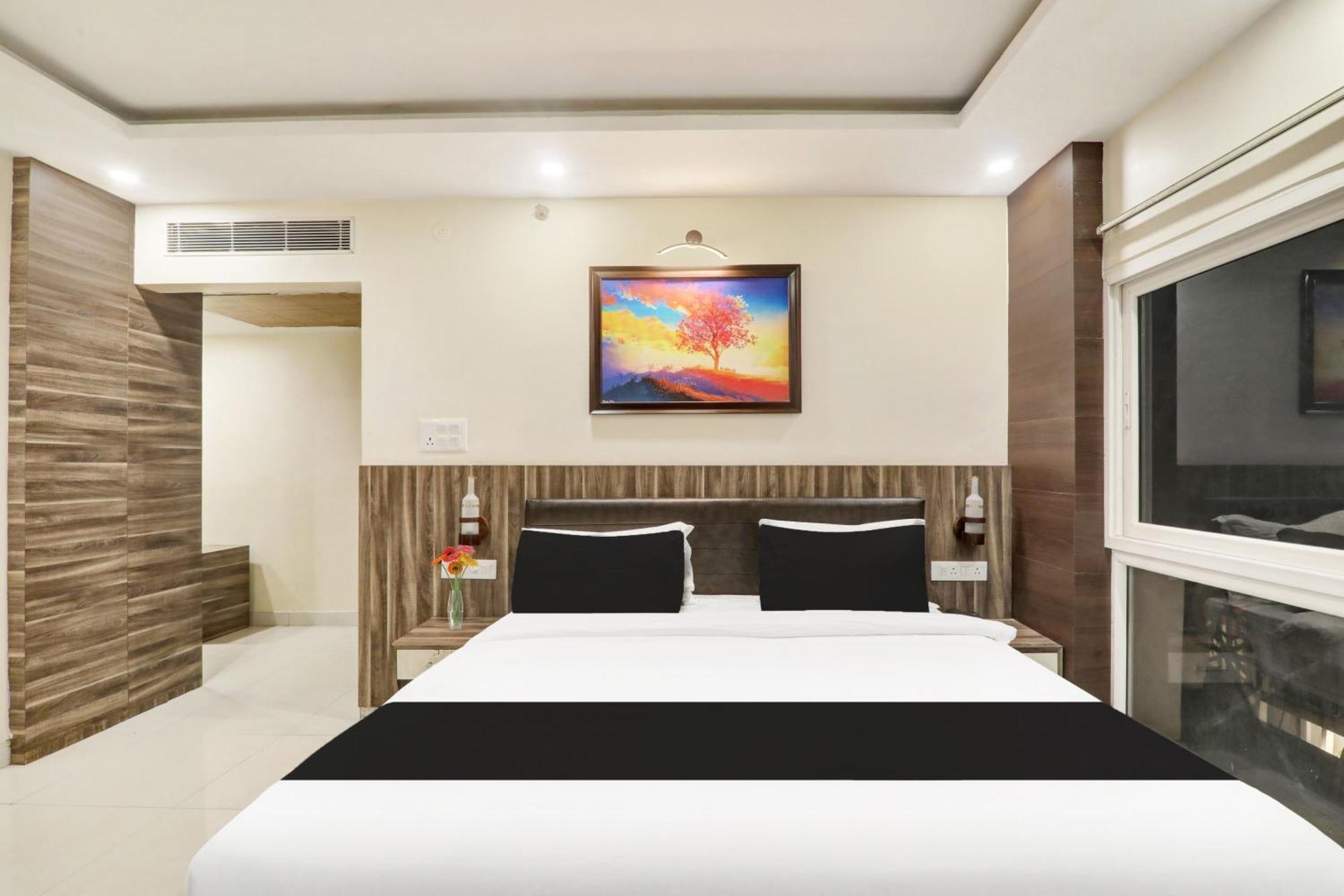 Super Townhouse Kankarbagh Formerly Kunwar Alcajars ปัฏนา ภายนอก รูปภาพ