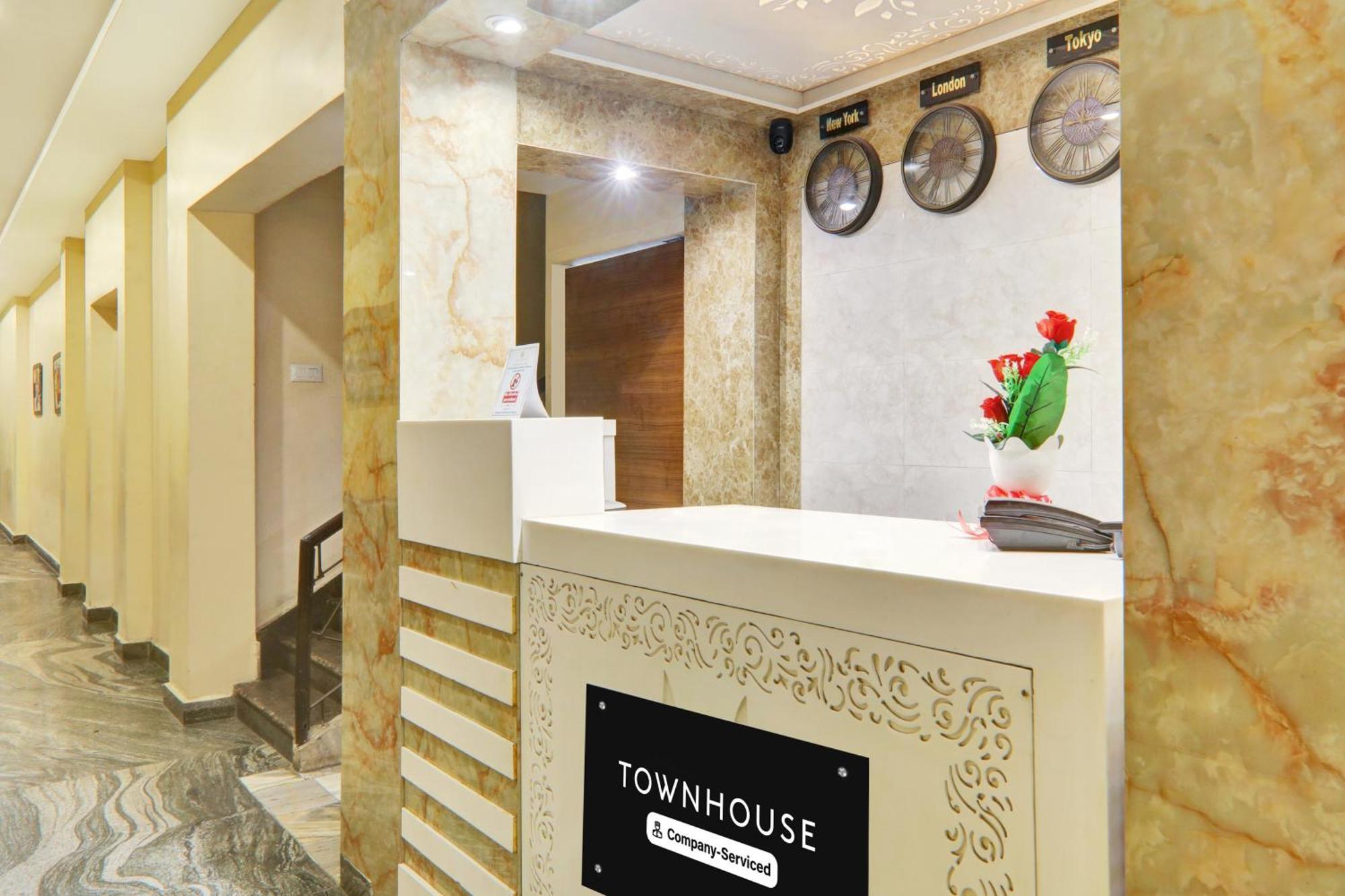 Super Townhouse Kankarbagh Formerly Kunwar Alcajars ปัฏนา ภายนอก รูปภาพ